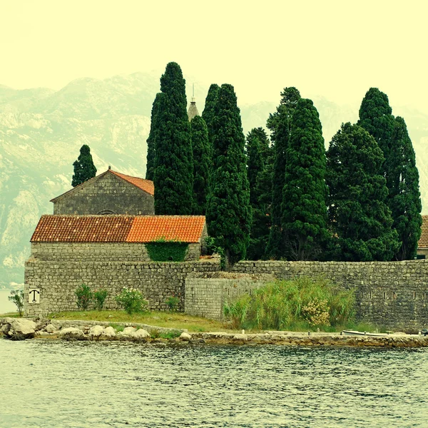 Isla de San Jorge en la bahía de Kotor (Montenegro ) —  Fotos de Stock