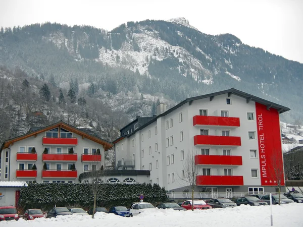 Hotel em montanhas estância de esqui Bad Hofgastein — Fotografia de Stock