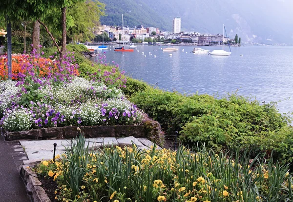 Lago de Genebra e vista de Montreux, Suíça . — Fotografia de Stock