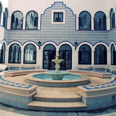 Arapça tarzı veranda (Fas mermer çeşme)