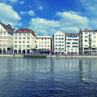Zürih cityscape ve nehir limmat, İsviçre .