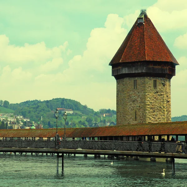 Kapellbro i Luzern (Sveits) ) – stockfoto