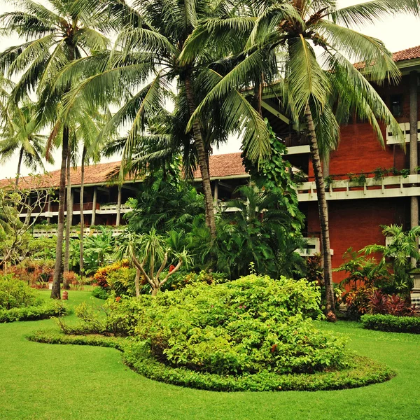 Tropische hotel resort in bali, Indonesië — Stockfoto