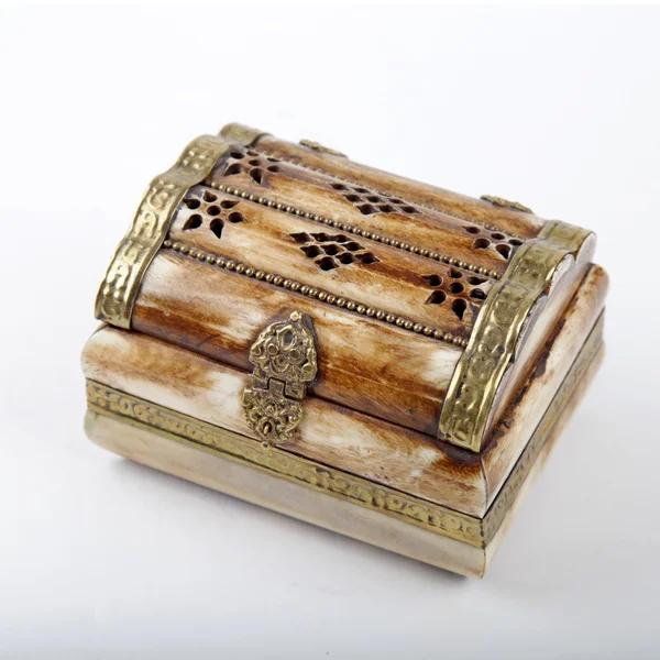 Pequeña caja del tesoro adornada vintage hecha de hueso de camello — Foto de Stock