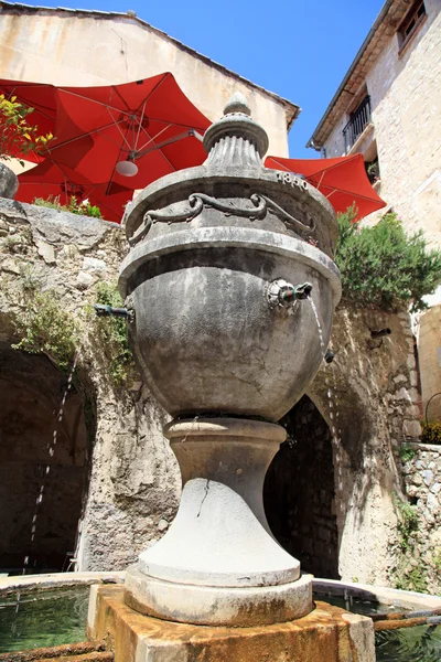 Kašna v Saint Paul de Vence, Francie — Stock fotografie