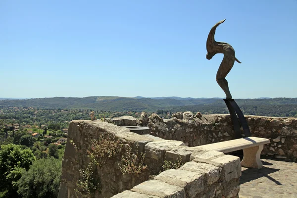 Sculpture on ramparts of Saint-Paul-de-Vence, Provence, France. — Stock Photo, Image