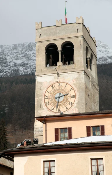 Bormio, 이탈리아에서 클록 타워 — 스톡 사진