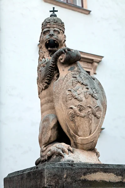 Pomnik Lwa na Pałac Królewski hofburg, Wiedeń, austria — Zdjęcie stockowe
