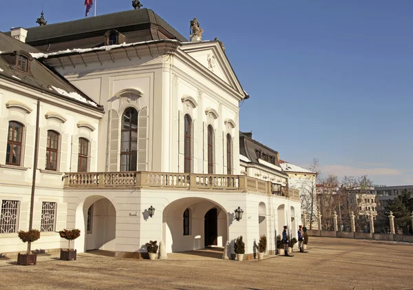 Grassalkovich Palace στην Μπρατισλάβα, η κατοικία του το προεδρεύω — Φωτογραφία Αρχείου