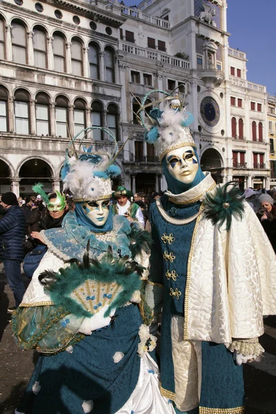 Persone mascherate in costume di Carnevale a Venezia Foto Stock