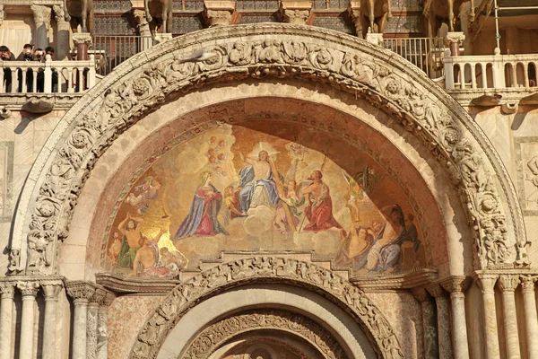 Mosaik-Fresko auf der Basilika der Kathedrale, Venedig — Stockfoto