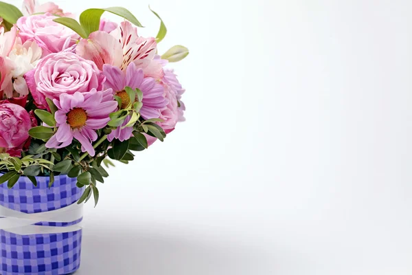 Beautiful pink bouquet of flowers with copy space — Stock Photo, Image