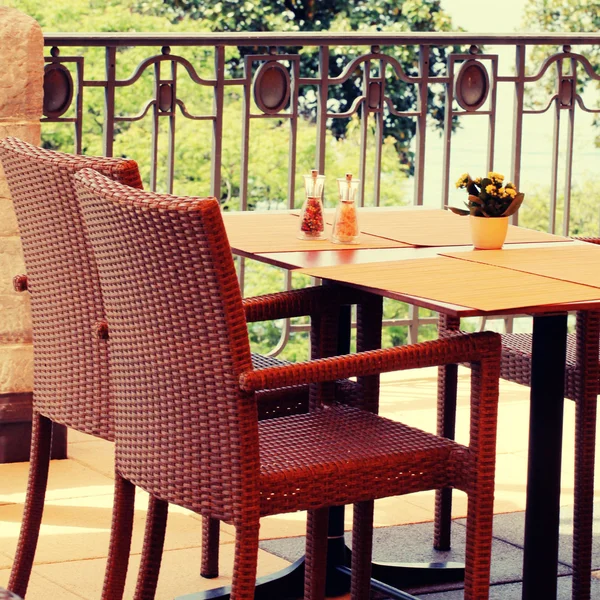 Cafe with lake view(Montreux, Switzerland) — Stock Photo, Image