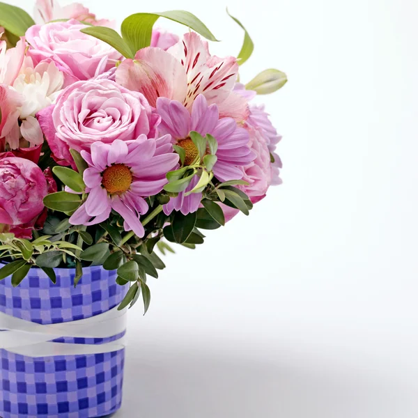 Beautiful pink bouquet of flowers with copy space — Stock Photo, Image