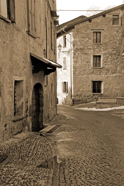 Old medieval stone buildings, Bormio, Italian Alps, Italy — Stock Photo, Image