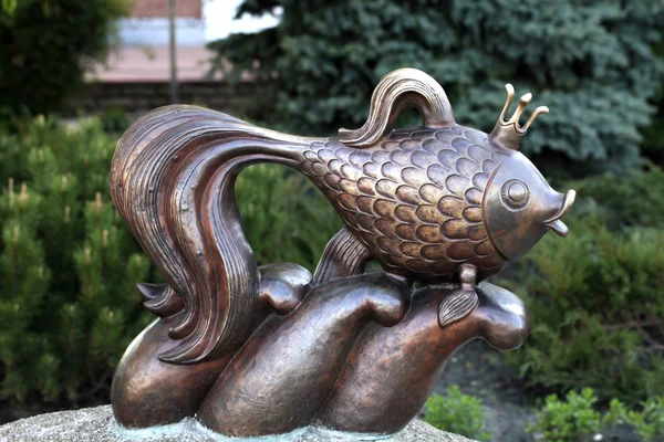 Fischskulptur aus Bronze — Stockfoto