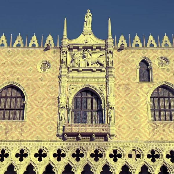 Arquitetura gótica veneziana do Palácio do Doge, Veneza — Fotografia de Stock