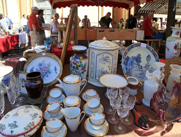 Antique market The Cours Saleya, Nice, France — стокове фото