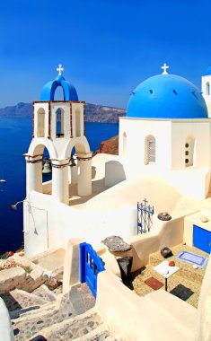 Oia Köyü, Santorini Beyaz ve mavi Ortodoks Kilisesi 