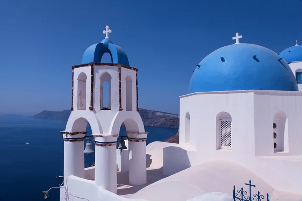 Chiesa blu e bianca di Santorini, Oia, Santorini, Grecia — Foto Stock