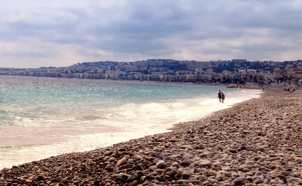 Playa en Promenade des Anglais en Niza, Costa Azul, Francia — Foto de Stock