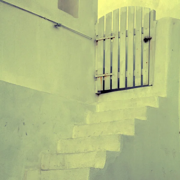 White stairs in Oia, Santorini, Greece — Stok fotoğraf