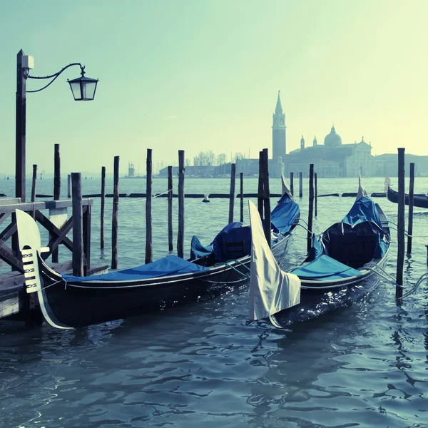 Gondolas, Plaza de San Marcos, Venecia, Italia Imágenes de stock libres de derechos