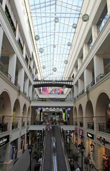 Modern alışveriş merkezi