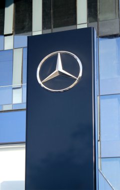 Mercedes-Benz işareti pilon Herzliya, İsrail.
