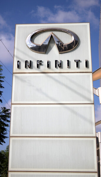 Infiniti dealership logo stand