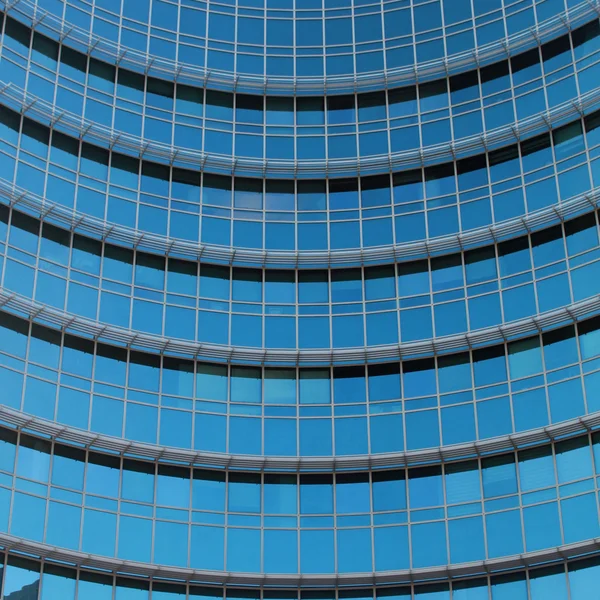 Jendela bangunan perkantoran modern — Stok Foto