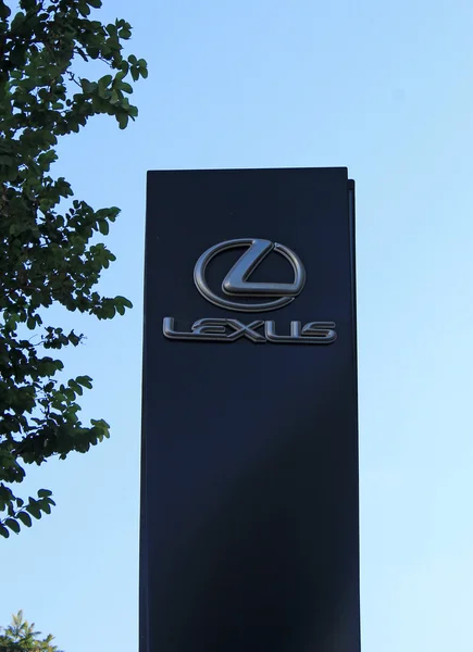 Lexus firma nel concessionario — Foto Stock