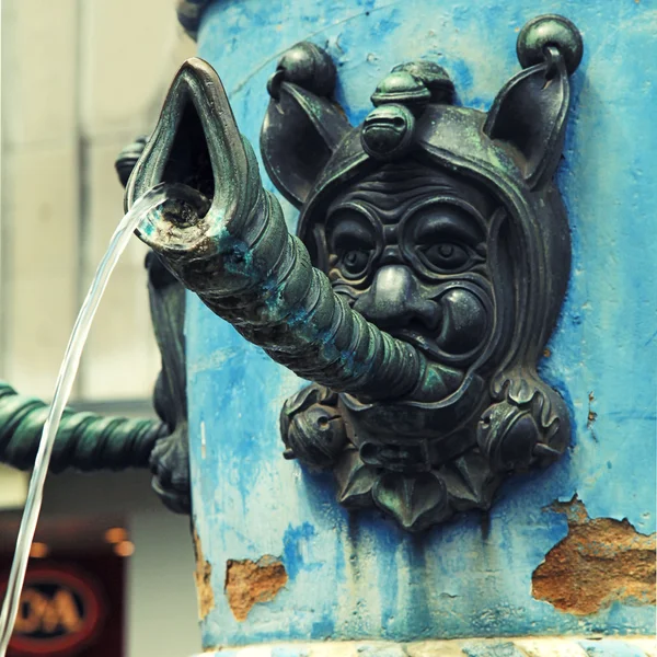 Close-up detail středověká fontána, Luzern, Švýcarsko. — Stock fotografie