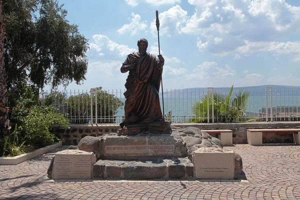 La statua di San Pietro a Capharnaum, Israele — Foto Stock
