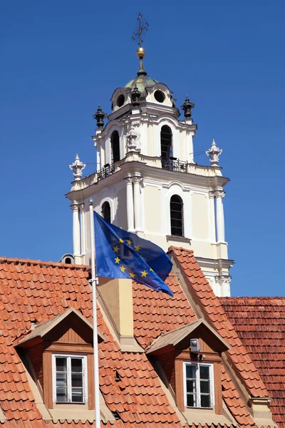 Church of St. John and flag of EU, Vilnius, Lithuania — Stock Photo, Image