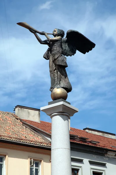 Socha anděla na Uzupio, Vilnius, Litva. — Stock fotografie