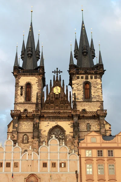 Iglesia de Nuestra Señora frente a Tyn, Praga — Foto de Stock