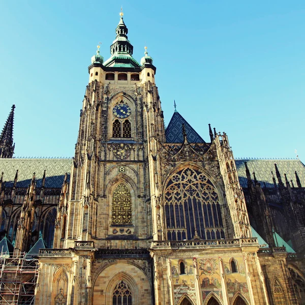 St. Vitus kathedraal in Praag kasteel in Praag, Tsjechië. — Stockfoto