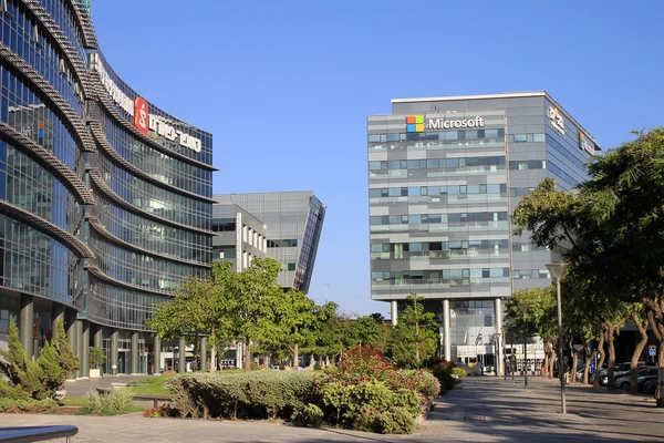 Microsoft ve Super-Pharm ofis, Herzliya, İsrail. — Stok fotoğraf