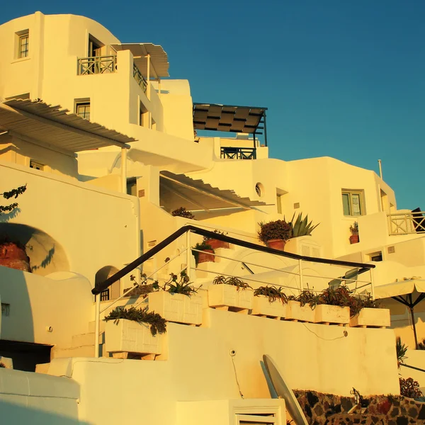 Landschaft mit Reihenhäusern, Oia, Santorini, Griechenland. — Stockfoto