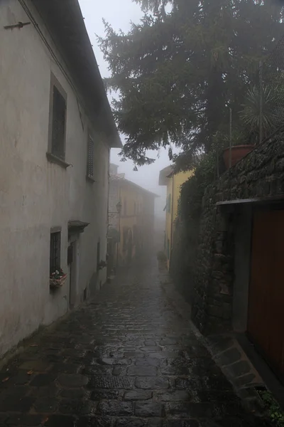 Antico borgo di Montecatini-Alto in inverno — Foto Stock