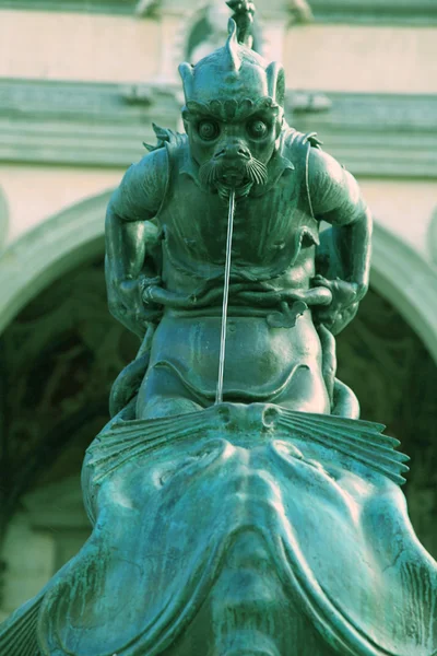 Fountain on Piazza della Santissima Annunziata in Florence, Italy — Stock Photo, Image