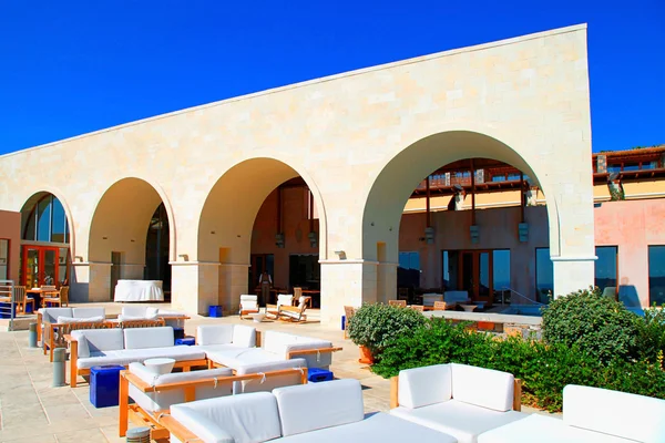 Terraza del hotel de verano, Creta, Grecia . — Foto de Stock