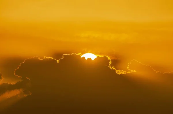 Pôr Sol Com Céu Nublado Laranja — Fotografia de Stock