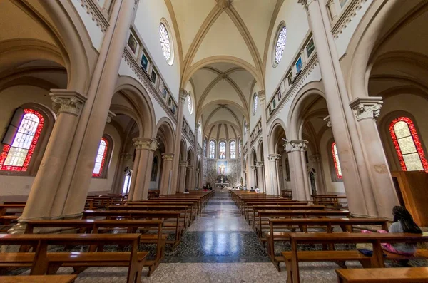 Utsikt Över Det Inre Jesu Heliga Hjärtas Kyrka Pescara — Stockfoto