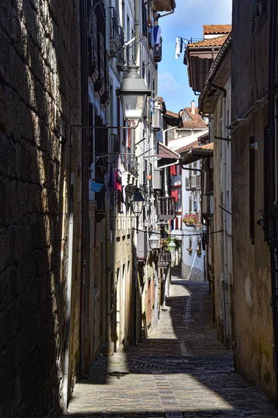 Hondarribia Spain Aug 2021 Traditional Basque Houses Cobble Stone Streets — Stock Photo, Image