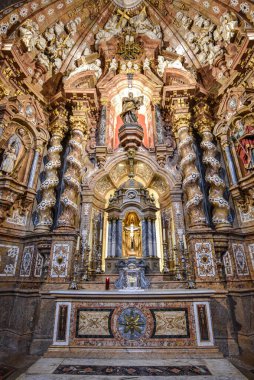 Loyola, İspanya - 14 Ağustos 2021: Loyola Bazilikası 'nın iç manzarası, İspanya