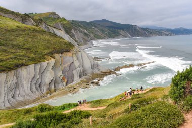 Zumaia ve Deba, İspanya arasında Bask Sahili UNESCO Global Geopark 'taki Flysch kaya oluşumları