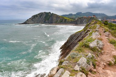 Zumaia ve Deba, İspanya arasında Bask Sahili UNESCO Global Geopark 'taki Flysch kaya oluşumları