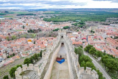 Penafiel, İspanya - 6 Mart 2025: 10. yüzyıl Penafiel Kalesi, Kastilya ve Leon